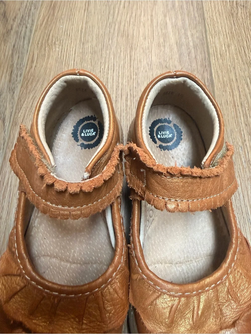 Livie & Luca Ruche Mary Jane Shoes 10 Honey Gold Caramel Leather Ruffle Fall